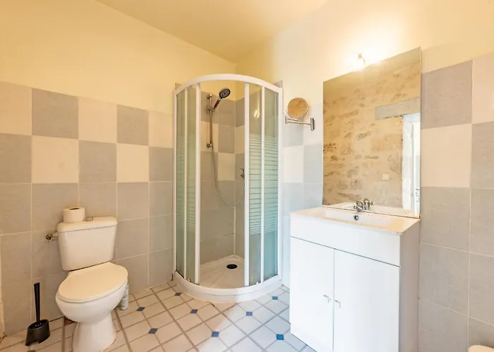 T3 Rdc Proche Commidites Parking Facile *