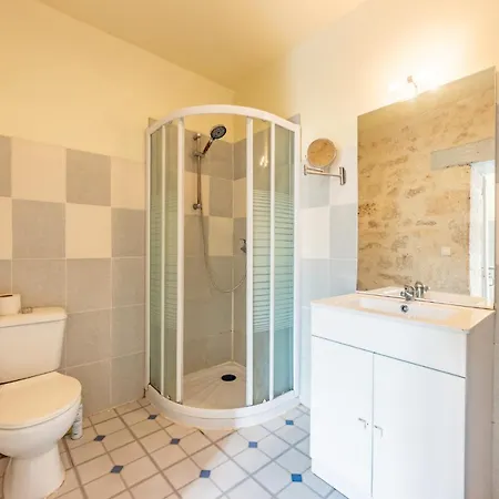 T3 Rdc Proche Commidites Parking Facile *